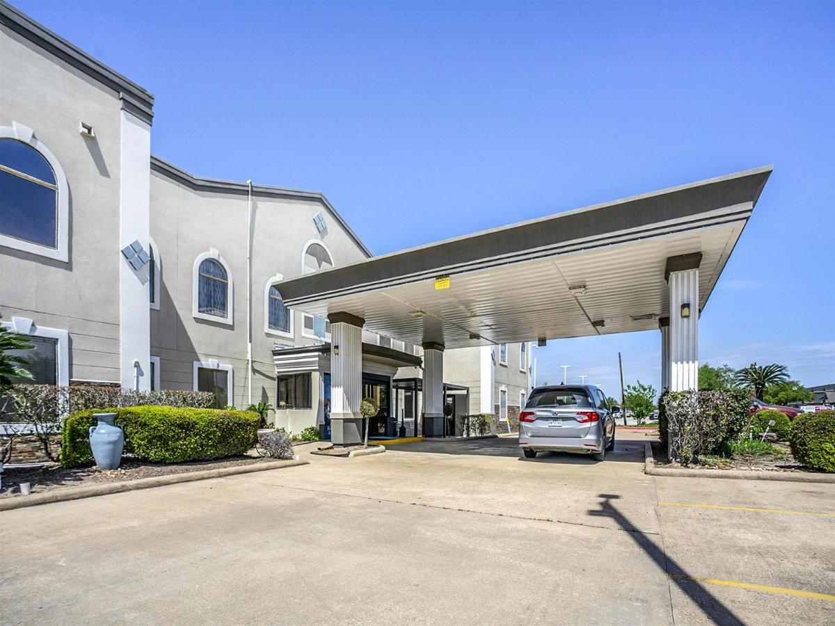 Days Inn & Suites By Wyndham Webster Nasa-Clearlake-Houston Exterior foto