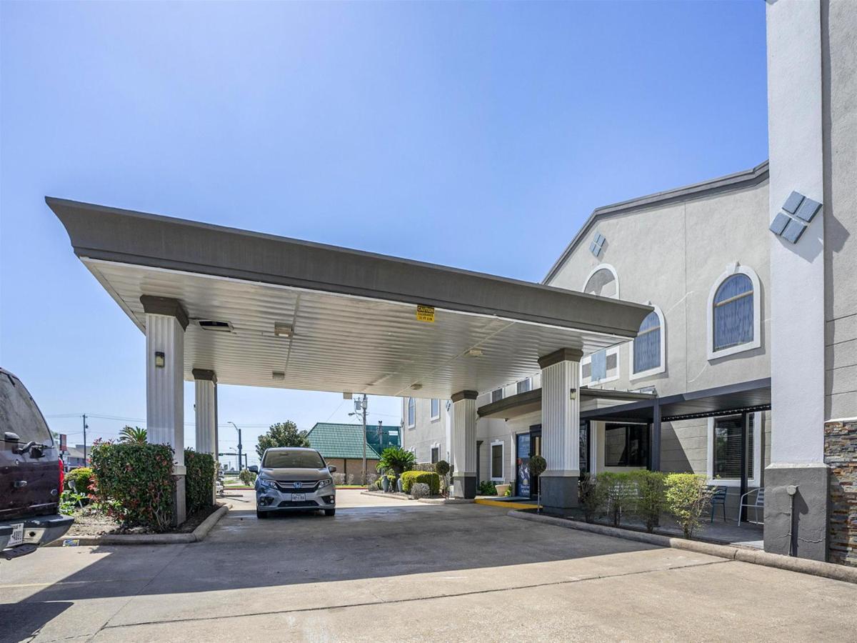 Days Inn & Suites By Wyndham Webster Nasa-Clearlake-Houston Exterior foto