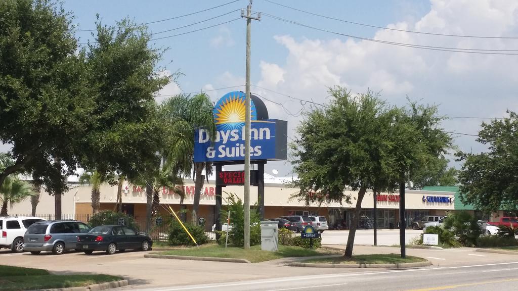 Days Inn & Suites By Wyndham Webster Nasa-Clearlake-Houston Exterior foto